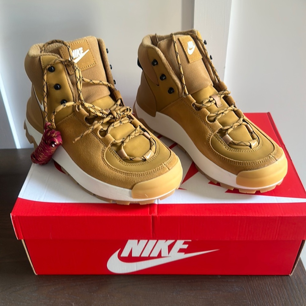 Nike City classic boot Brand new
